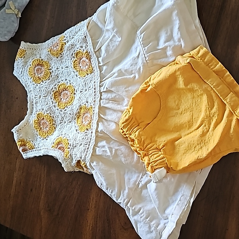 Girls shorts set